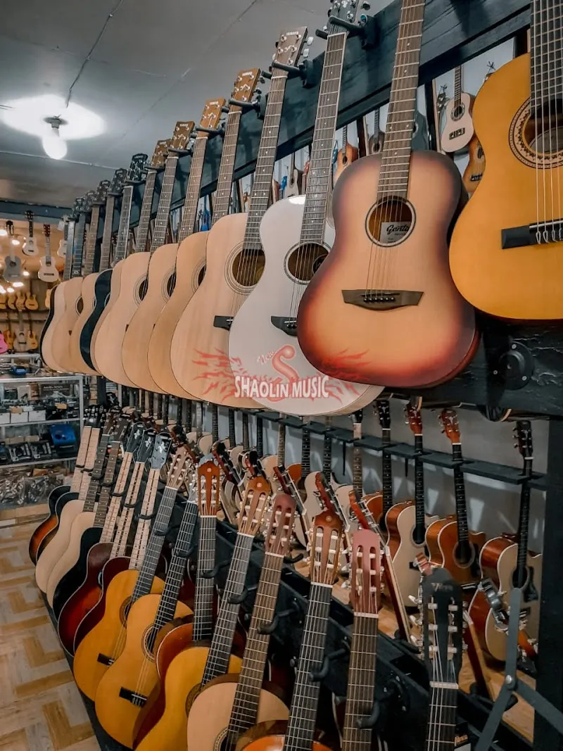 Gitar Berkualitas, Layanan Handal: Pak Warno Jadi Pilihan Cilacap